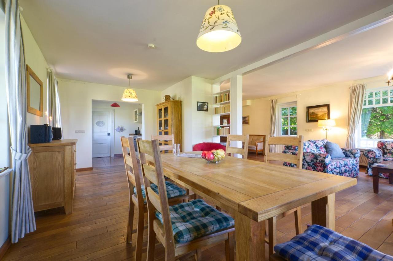 Reetdachhaus Mit Grossem Garten Und Kamin Marlow Buitenkant foto