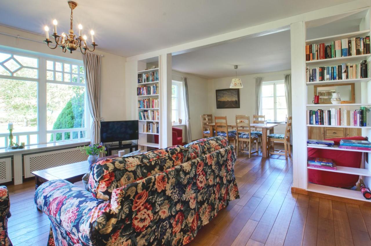 Reetdachhaus Mit Grossem Garten Und Kamin Marlow Buitenkant foto